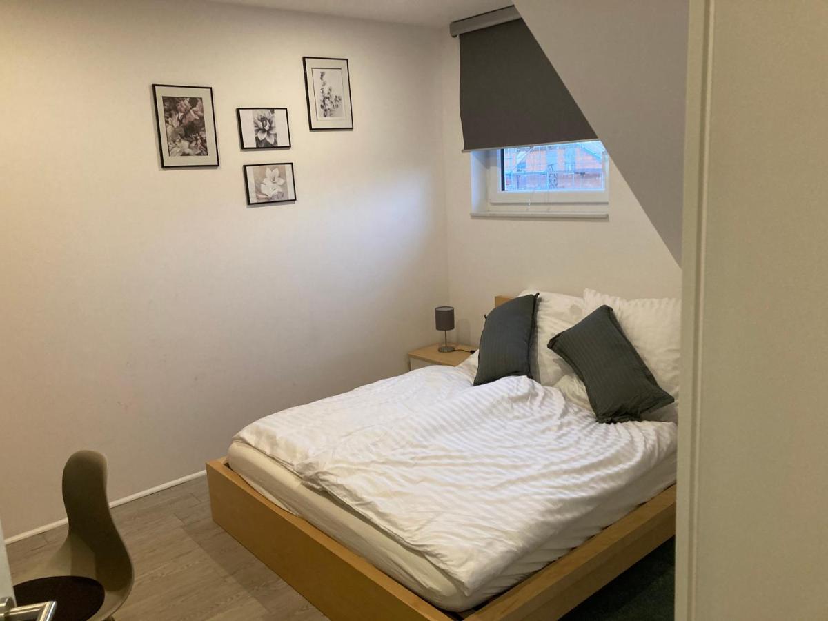 Gaeste Und Messezimmer Adelheidsdorf Buitenkant foto