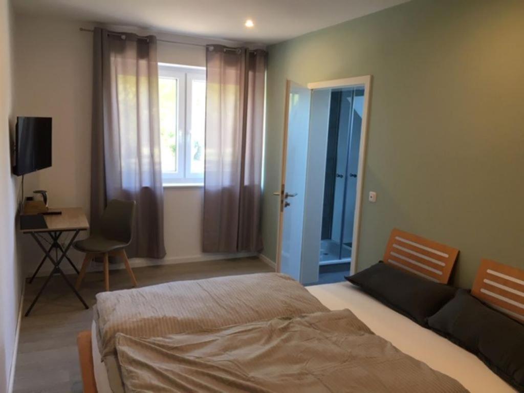 Gaeste Und Messezimmer Adelheidsdorf Buitenkant foto