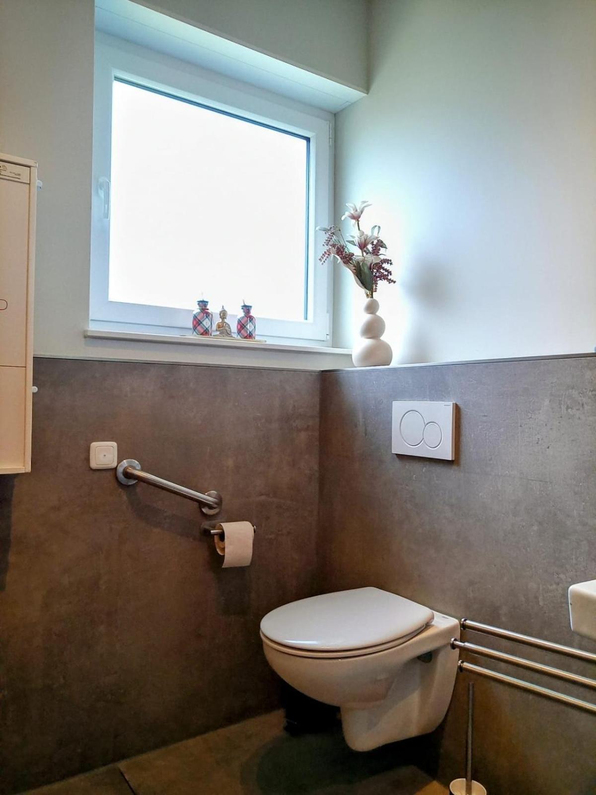Gaeste Und Messezimmer Adelheidsdorf Buitenkant foto