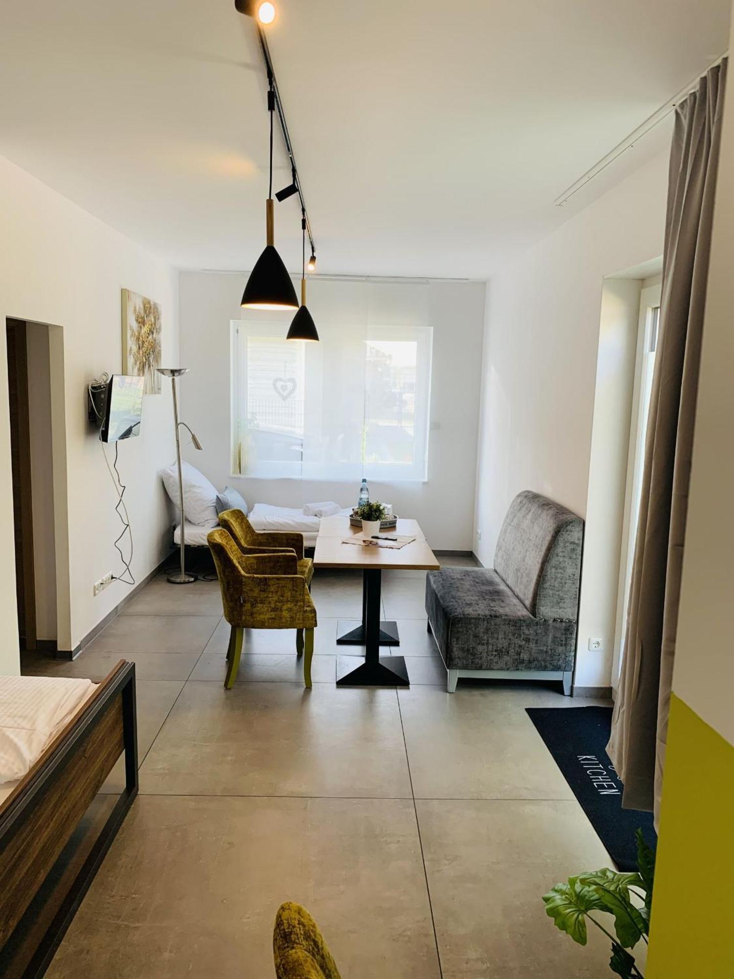 Gaeste Und Messezimmer Adelheidsdorf Buitenkant foto